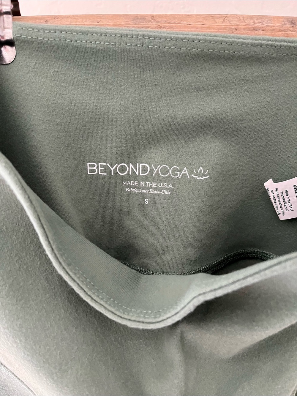 NWT Beyond Yoga Get Your Filament in Aloha Green High Waist Leggings - Picture 2 of 8
